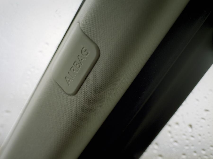  Land Rover Discovery 3 2004 года  (фото 31 из 132)